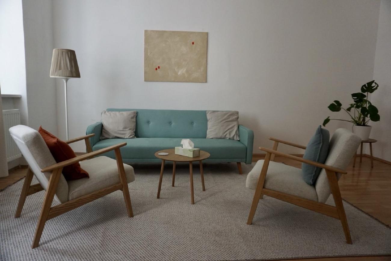 Sofa with two chairs